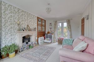 Sitting Room- click for photo gallery